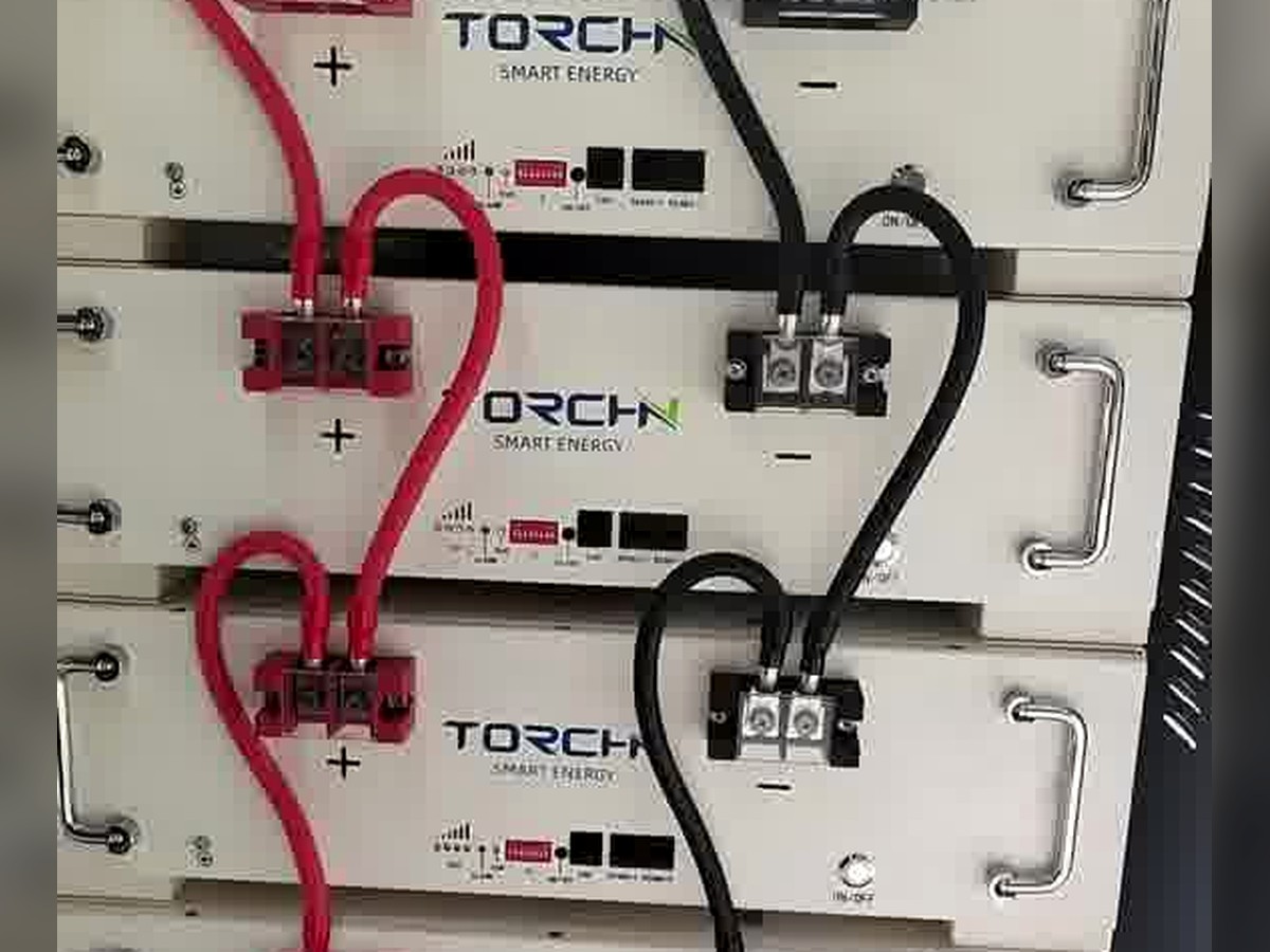 مصفوفة شمسية جبلية وبطاريات TORCHN وعاكس 12kW 4