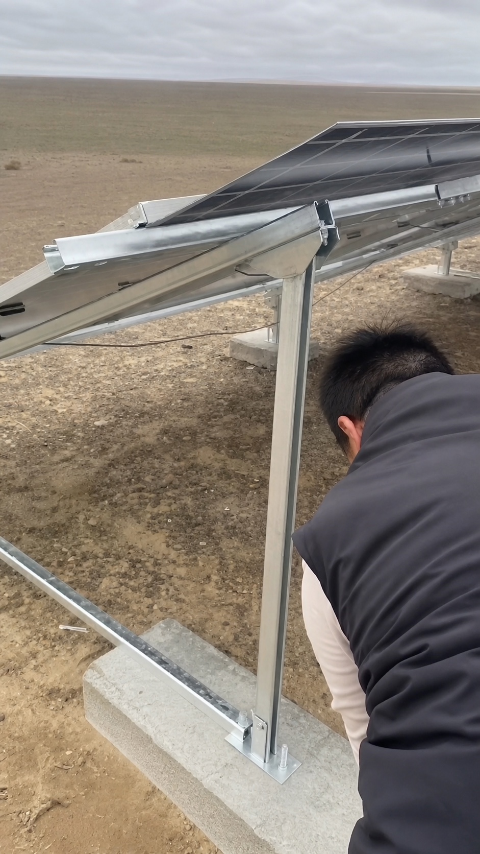 新疆阿勒泰 7 套 6kW 户用离网光伏储能解决方案现场画面 3